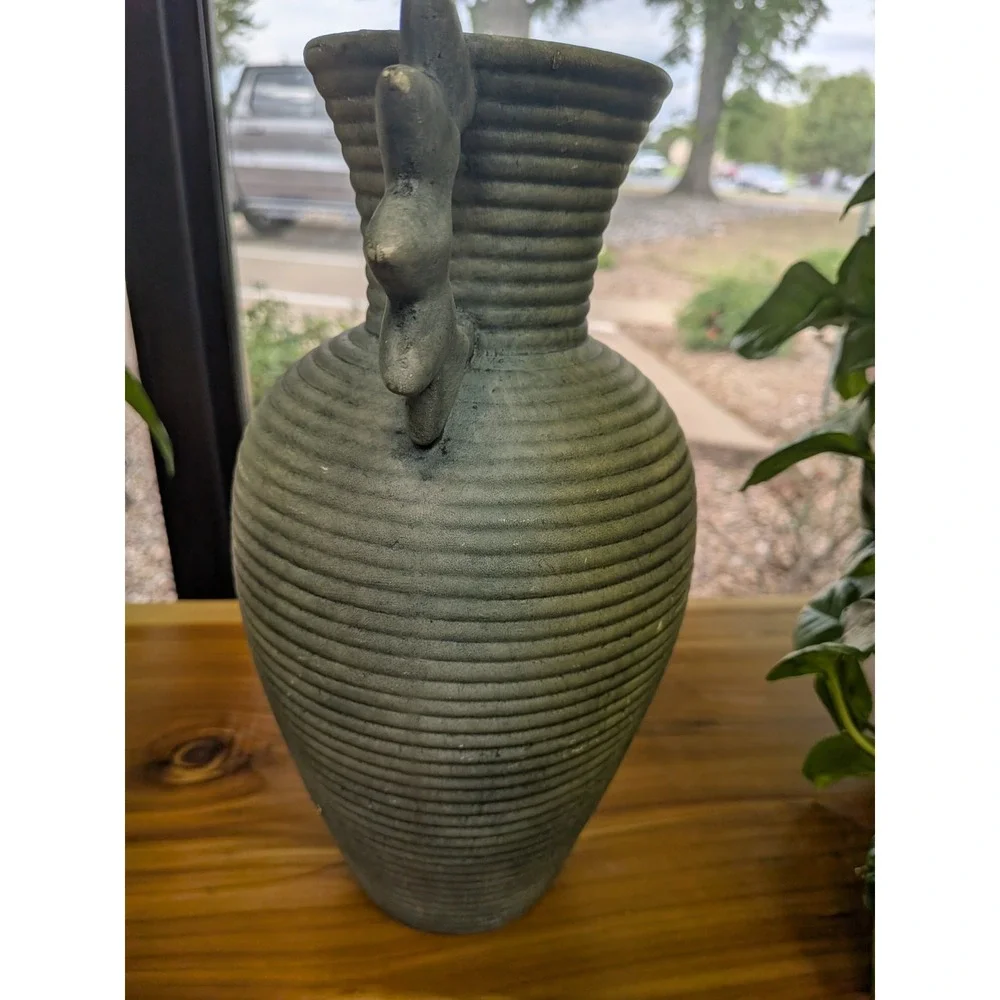 Anthropologie thara vase
